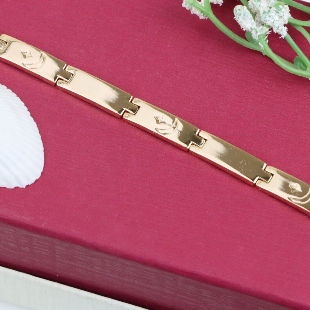 "Rose Gold Moon and Star Bracelet in High Polish Link Design, XPBL1144